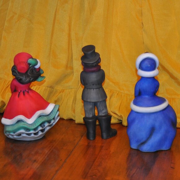 3 Vintage Ceramic Atlantic Mold Hand Painted Christmas Carolers 9” Figurines - Picture 5 of 9
